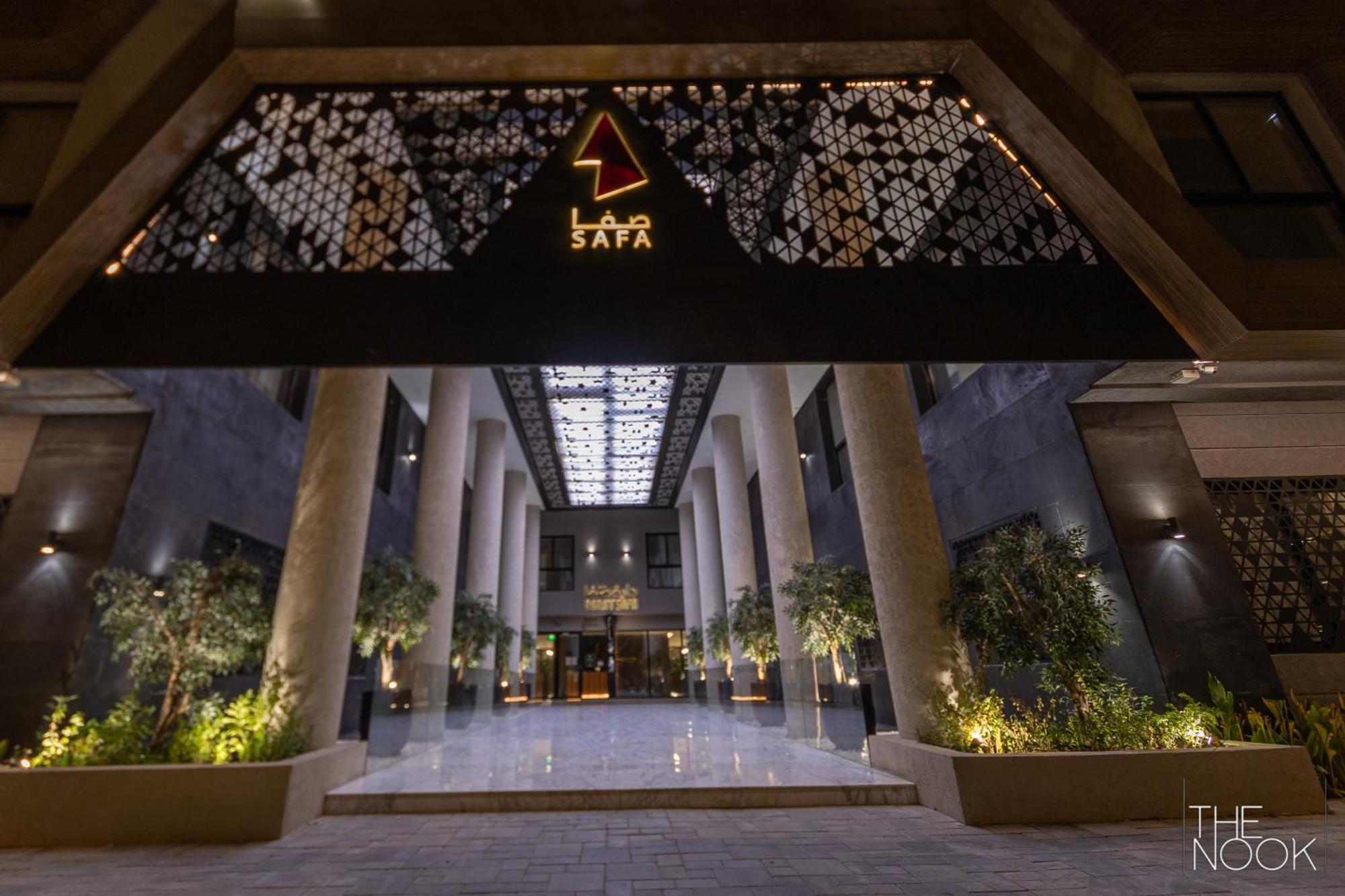 Apartment Luxury Near Blvd W Maid